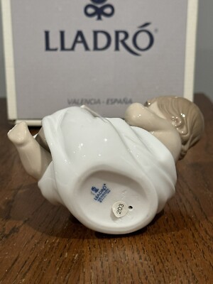 ✓ Lladro 7588 
