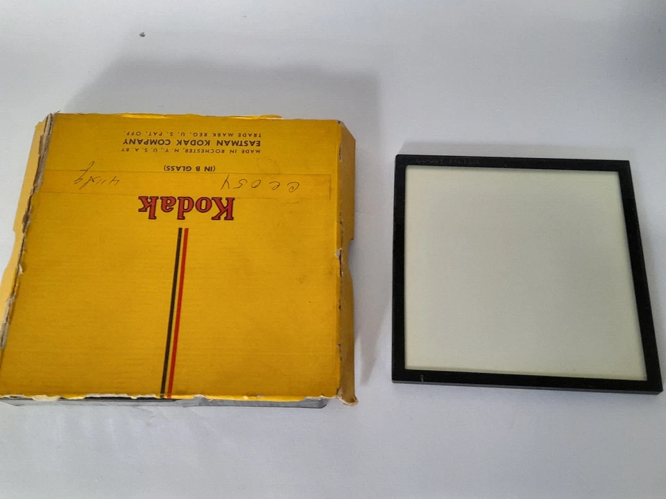 KODAK CC-05Y VERY LIGHT YELLOW 4X4" SQUARE GLASS MOTION PICTURE FILTER WITH BOX - Image 3 of 4