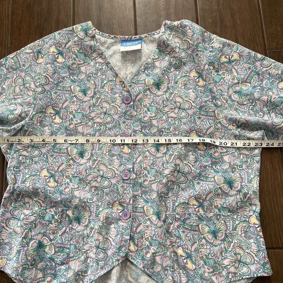 Vintage Crest Pastel Butterfly Floral Button Down Short Sleeved Scrub Top sz XL - Image 3 of 4