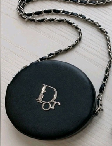 Nuova tracolla rotonda Dior GWP Vanity Vegan in pelle con cinturino rimovibile - Foto 2 di 10