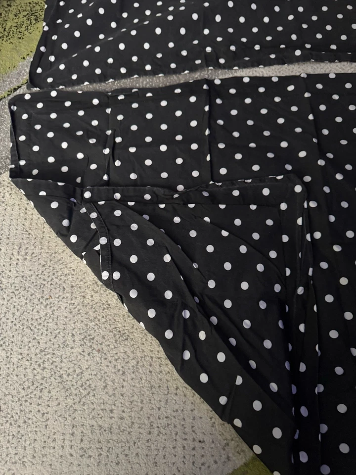 "Juego de 2 fundas de almohada cuadradas europeas 24x24"" negras con lunares blancos" Foto 3 de 3