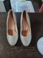DE Blossom Collection Silver Lace Peep Toe Rhinestone Heels Size 8.5