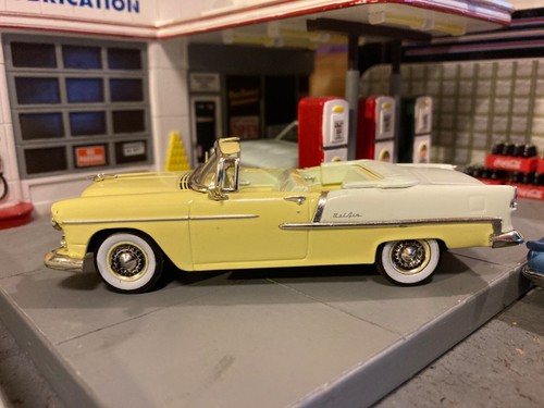 1955 Chevrolet Bel Air Convertible, 1/43 Scale, Tutone Yellow & White - Picture 2 of 10