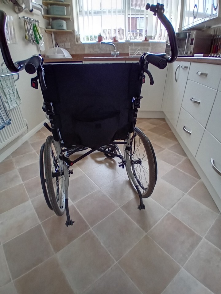 Second hand KMA EG Lite SP wheelchair and Empulse R20 Powerpack pushing