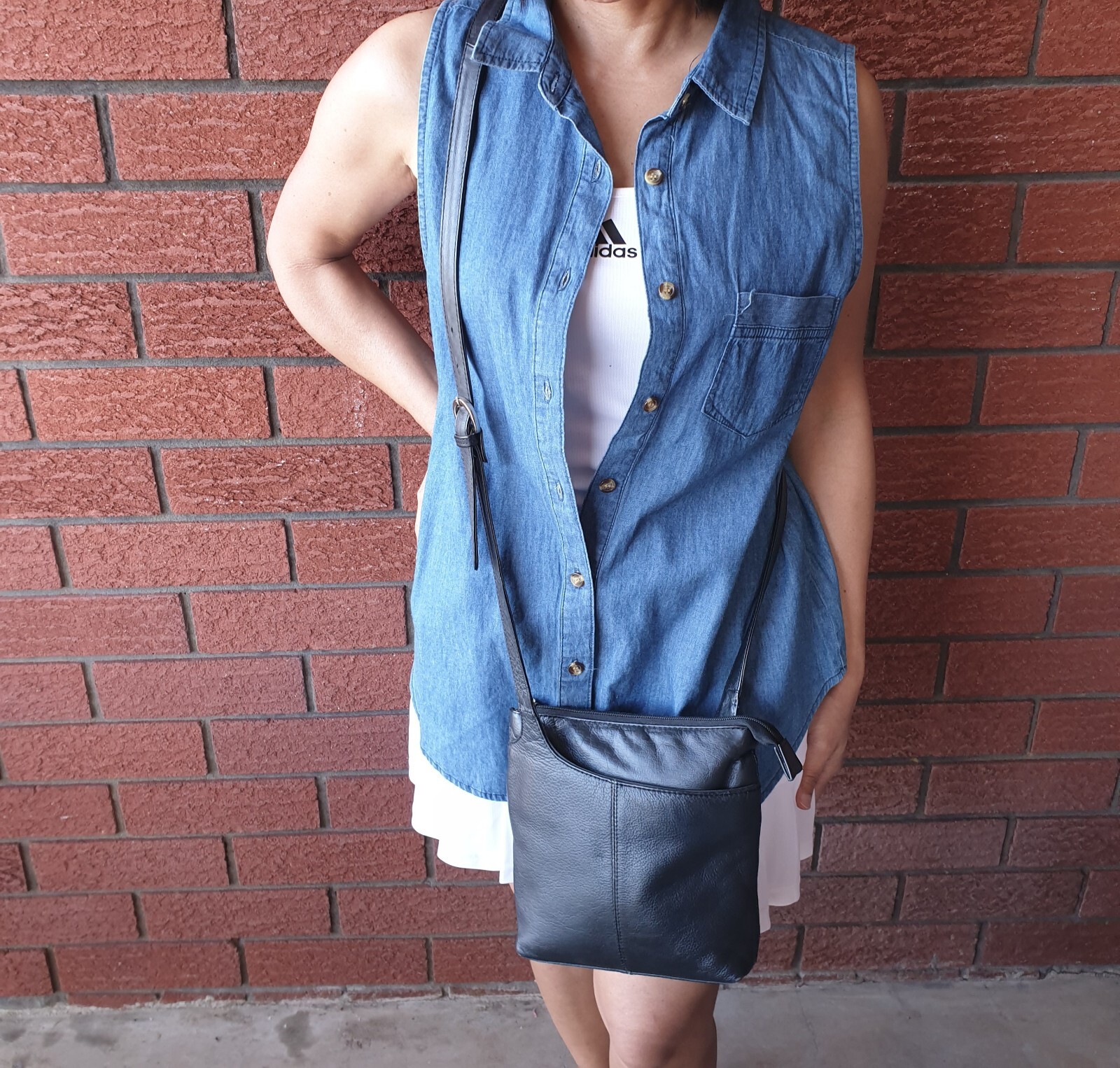 Small Arbella Black Leather Crossbody/Shoulder Bag eBay