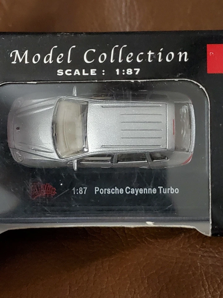Malibu Intl. High Speed Porsche Cayenne Turbo Silver Diecast Car - Image 2 of 4
