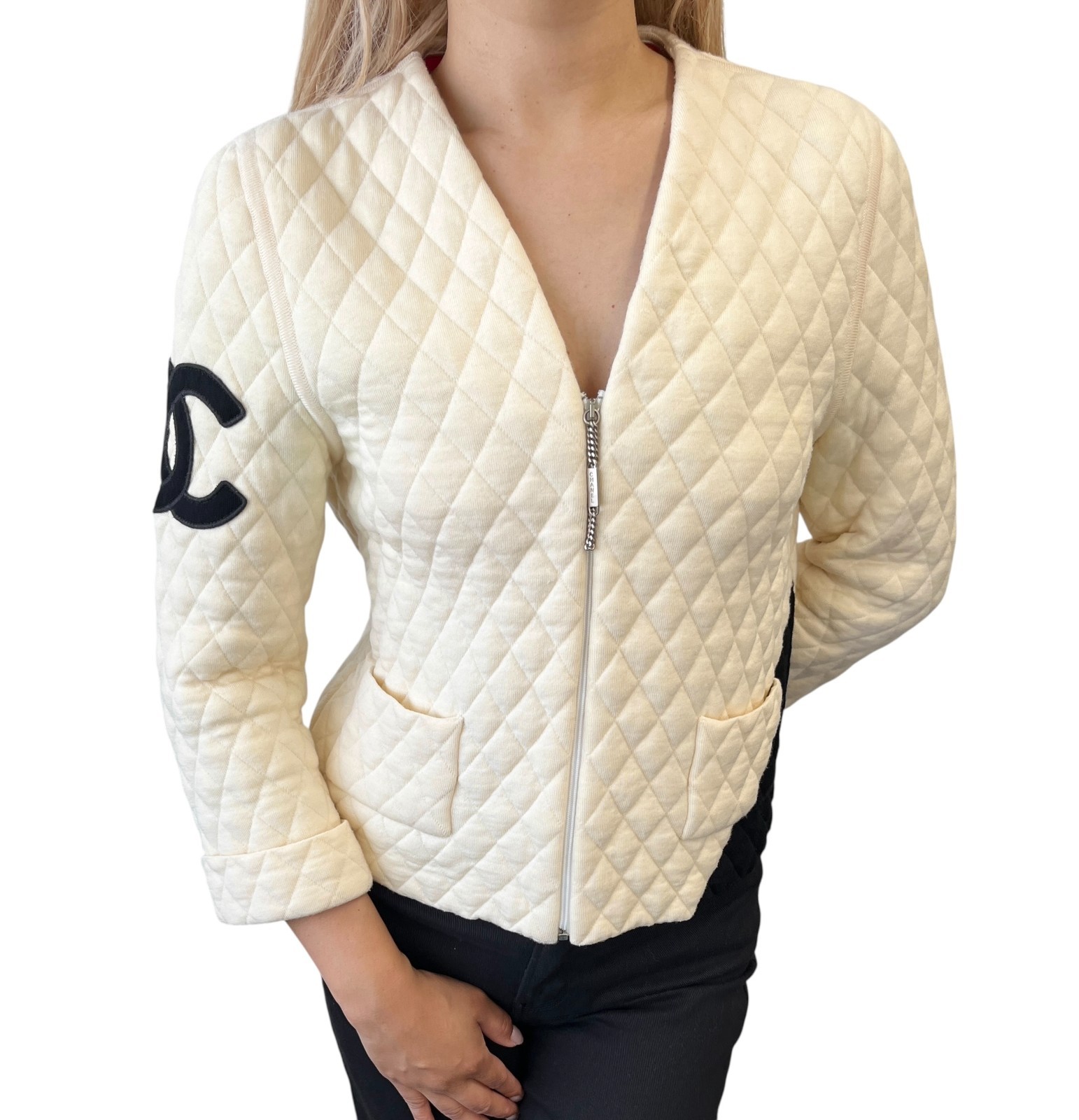 Chaqueta Acolchada CHANEL 05A Vintage Logo CC Cambon #38 Bolsillo con Cremallera Lana Crema
