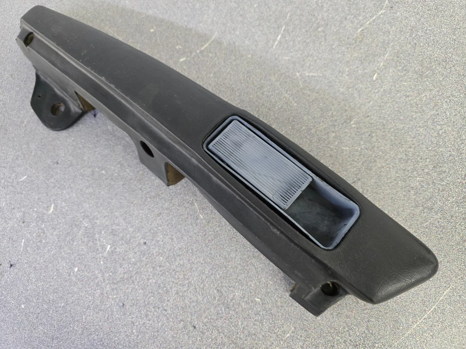 MANIJA REPOSABRAZOS PUERTA CONDUCTOR LADO IZQUIERDO PORSCHE 911 912 LWB ORIGINAL USADA Foto 3 de 4