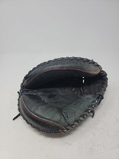 Under Armour Youth Boys Catchers Mitt UACM-100Y Right Handed Throw RHT Black Red