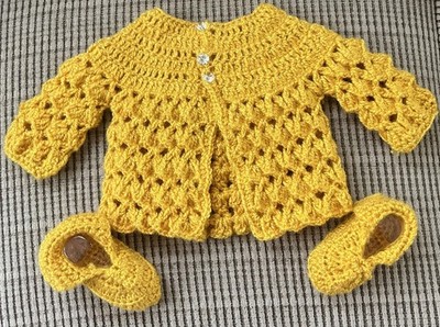Newborn Crochet Sweater & Booties Set 0-3 Months Unisex Winter Outfit 9.5in