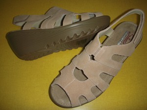 skechers women's closed toe sandals