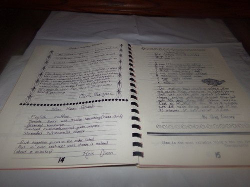 Vintage Eureka's Tidbits Cookbook Handwritten then copies recipes Quiche 1990 - Picture 7 of 11