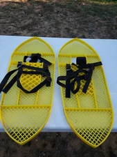 Vintage Tubbs Cubs yellow plastic snow shoes