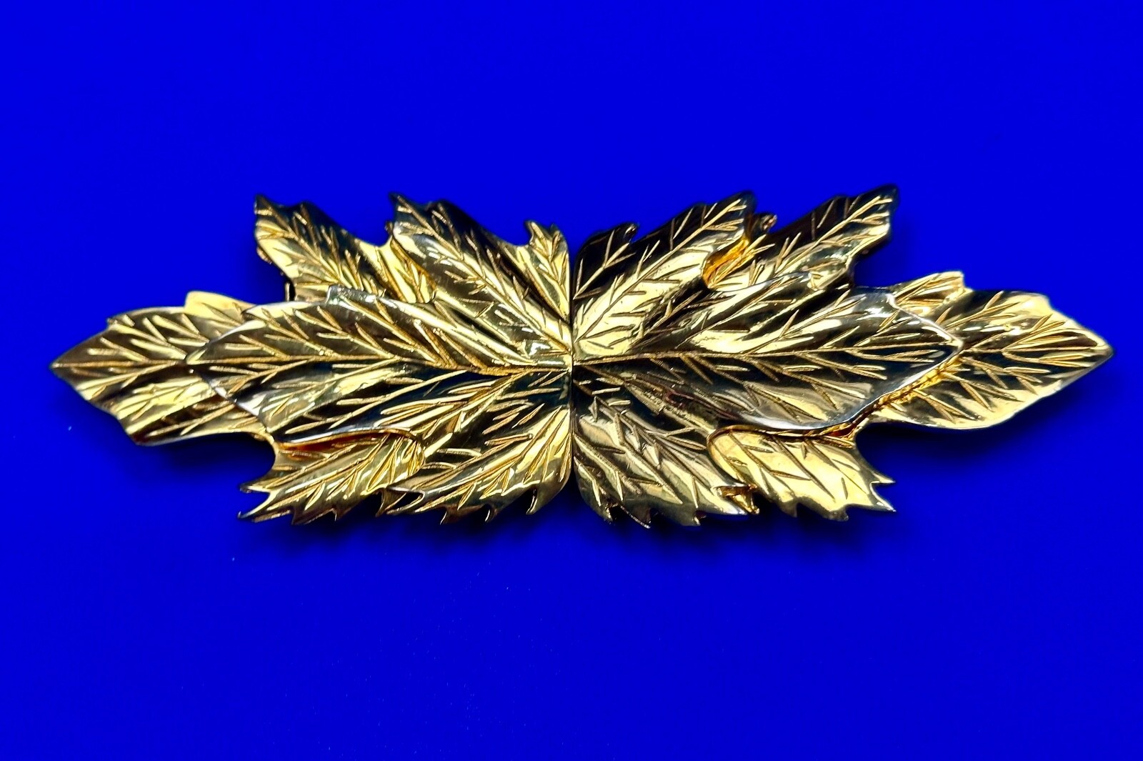 Large Leaf Shaped Dotty Smith - Two Piece Interlo… - image 1