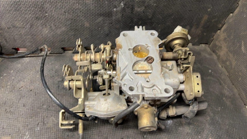 1986 Mazda B2000 Pickup Carburetor OEM - Image 2 of 4