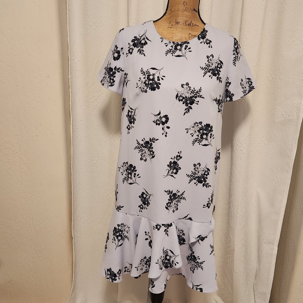 Ann Taylor Women's 8 Lilac & Blue Floral Short Sleeve Ruffle Shift Dress