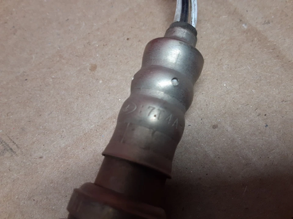 Sensor de escape de oxígeno O2 Ford Lincoln Mazda NTK 7T4A-9F472-A1A - Cantidad: 1 Foto 4 de 4