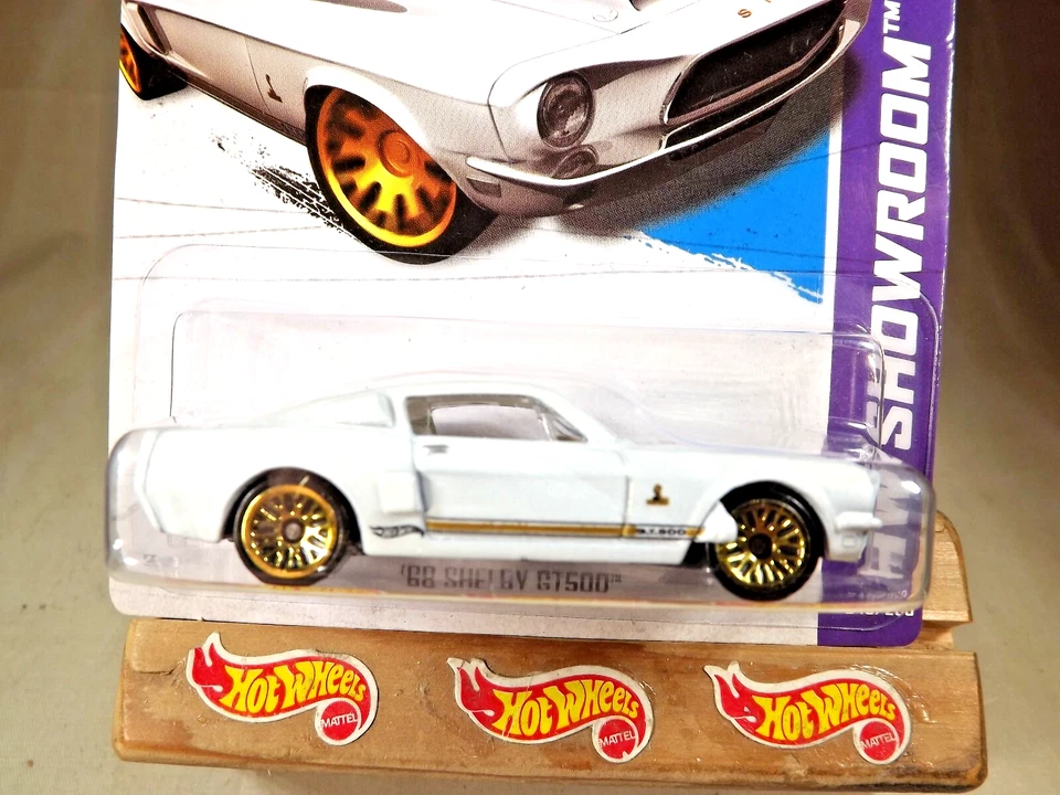 Hot Wheels ERROR #245 HW Showroom-Performance '68 Shelby GT500 2013 blanco Foto 3 de 4