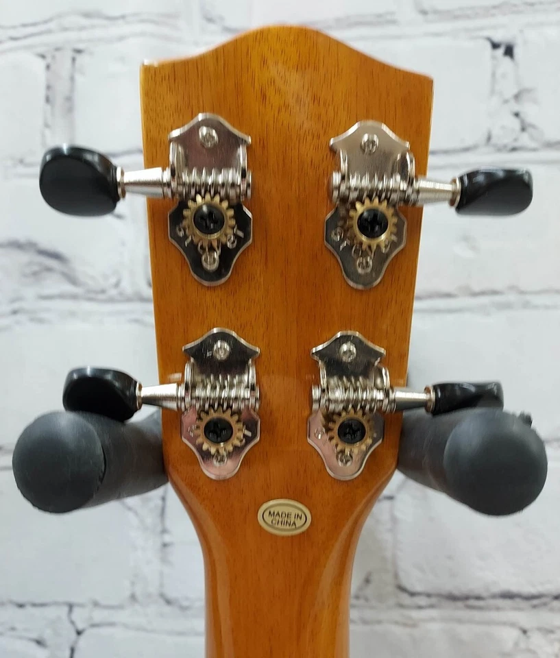 Ukelele de concierto eléctrico acústico de abeto y sauce Ohana CK-70WGCE + bolsa -BLEM Foto 4 de 4