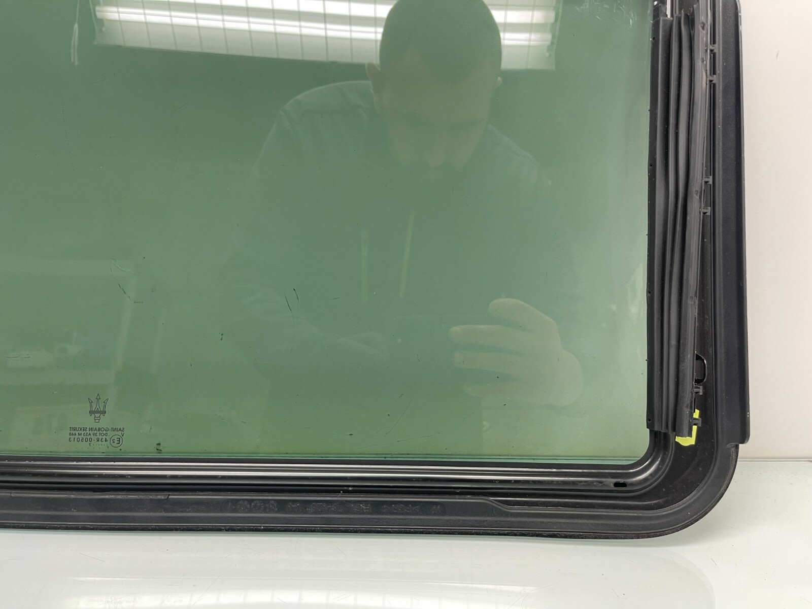 2007 Maserati Quattroporte M139 SUNROOF SUN ROOF SLIDING WINDOW GLASS OEM