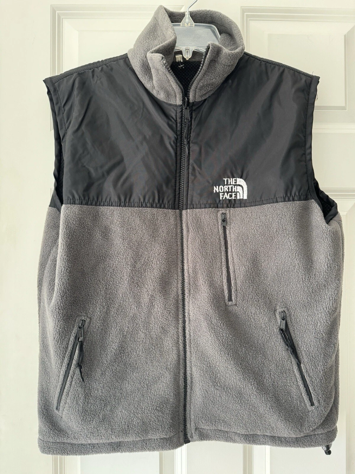 North Face - Black/Gray Fleece Vest Mens Medium Full Zip Outdoors Hiking EUC !!