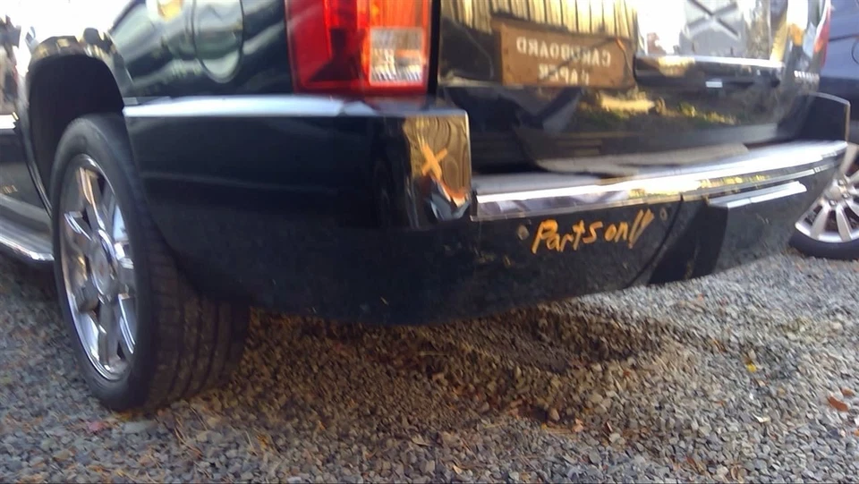 (LOCAL PICKUP ONLY) Rear Bumper Without Dual Tailpipe Fits 07-14 ESCALADE ESV 74 - Изображение 3 из 4