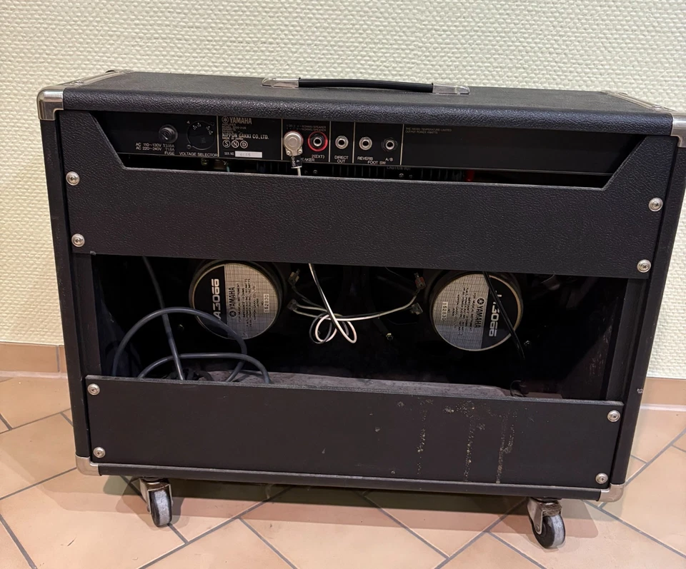 Gitarrenverstärker Yamaha G100-212 / 100 Watt / 2x12´´ - Bild 2 von 3