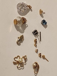 9ct Gold Joblot Scrap And Wearable Approximately 11.7 Grams