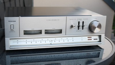 TOSHIBA, Aurex ST-420 hochwertiger FM/AM Stereo Tuner HiFi 1977