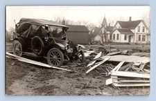 RPPC 1915. SCENE AT ALEDO, ILL. AUTOMOBILE, DISASTER SCENE. POSTCARD B2