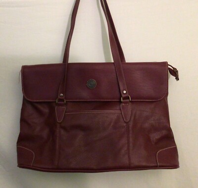 Capezio large burgundy zippered bag, base 5'' wide, Hight  11'' width 17''