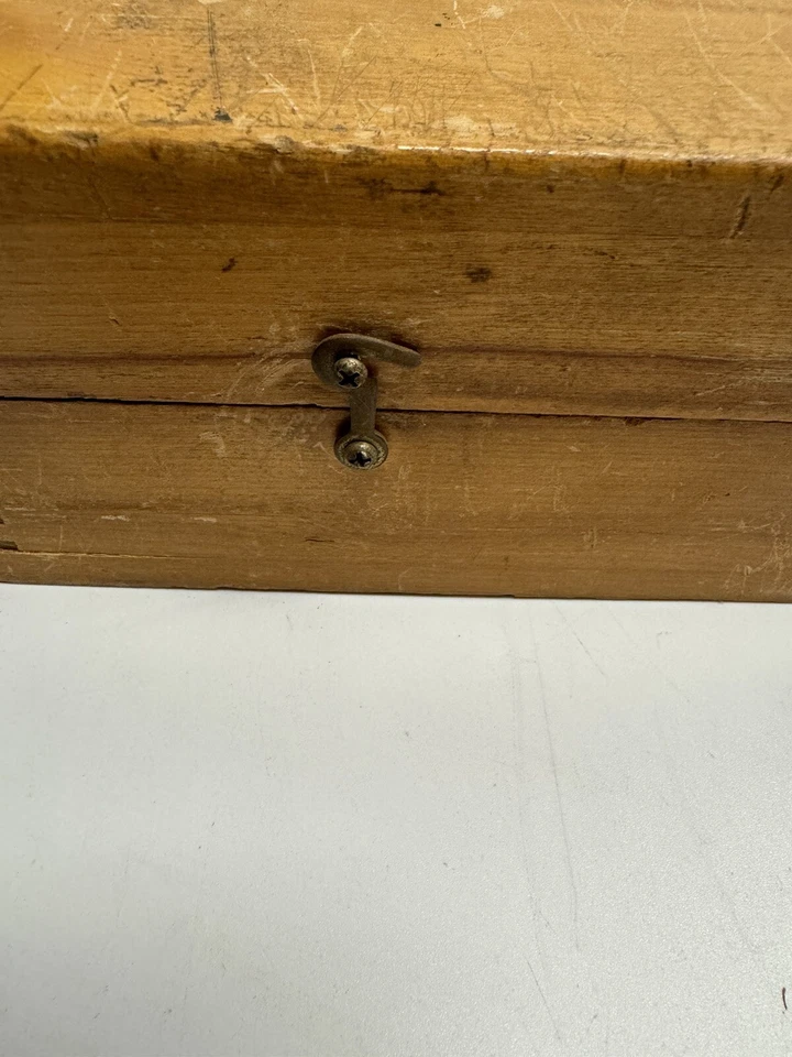 VINTAGE Brown & Sharpe No. 586 Height Gauge 20" With Wooden Case  & Accessories - Image 4 of 4