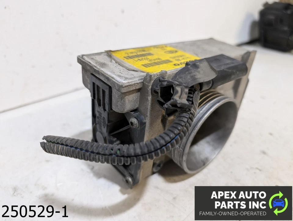 OEM 1998-2000 Volvo S70 2.4L Throttle Body - Image 3 of 4