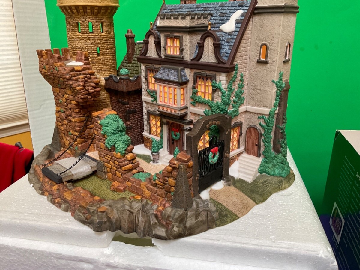 Dept 56 Dickens Village - Sheffield Manor #58493 Limited