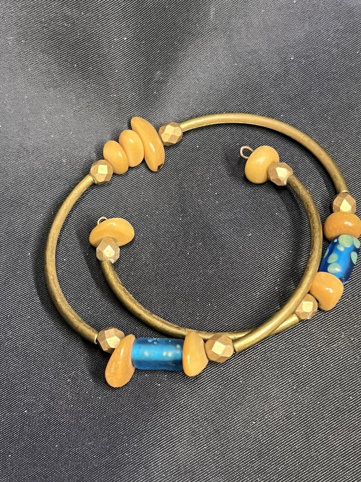 Браслет-обертка из проволоки с бисером медь, морское стекло и агат  - Изображение 3 из 4