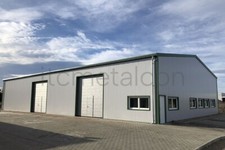 Isolierte Stahlhalle 20x45x5m PV-Bereit Industriehalle Lagerhalle Gewerbehalle