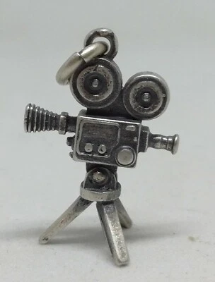 EXPLOIT ARGENTI CIONDOLO CINEPRESA VINTAGE VIDEO CAMERA BRUNITA ARGENTO MM 14X21