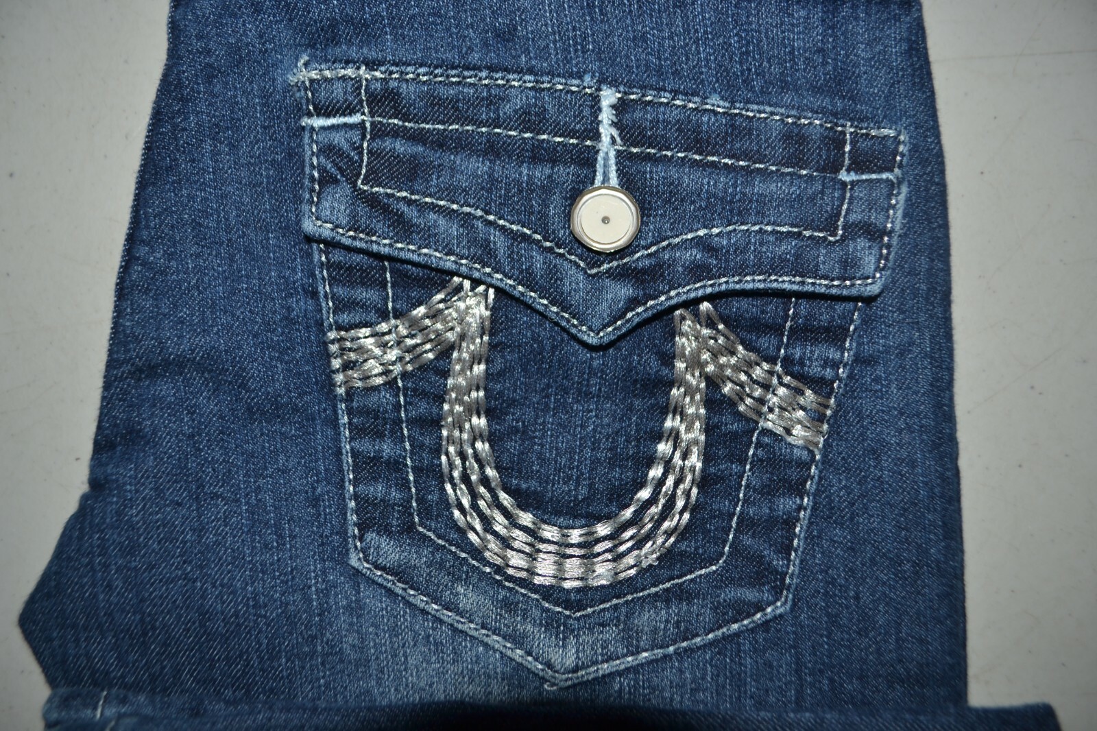 True Religion Women's Straight Joey Super T Thick Stitch "U" Blue Jeans Sz 26x30 thumbnail 2