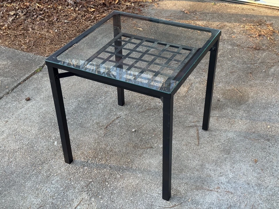 Mesa de cristal Ikea Granas Foto 3 de 3