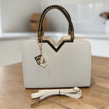 Elegant Croc Tote Bag – Luxury Women’s Handbag With Gold Handle & Strap