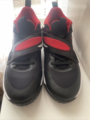 Nike Team Hustle 7 Youth Basketball Sneaker - Kids'