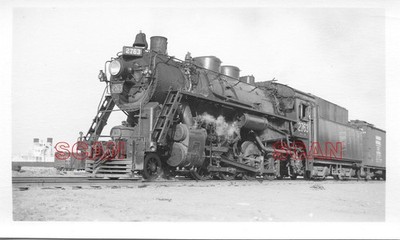 25E349 RP 1940s/50s CANADIAN NATIONAL RAILWAY 2-8-0 LOCO #2763