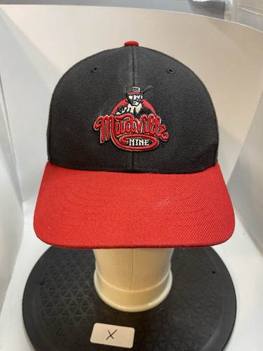 De colección RARO LOGO Mudville Nine 47 Marca H&l Correa Trasera Gorra Gorra MiLB Negro Rojo