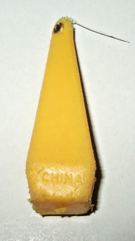 Vintage Yellow Practice Casting Plug Weight for Fishing Rod Made in China