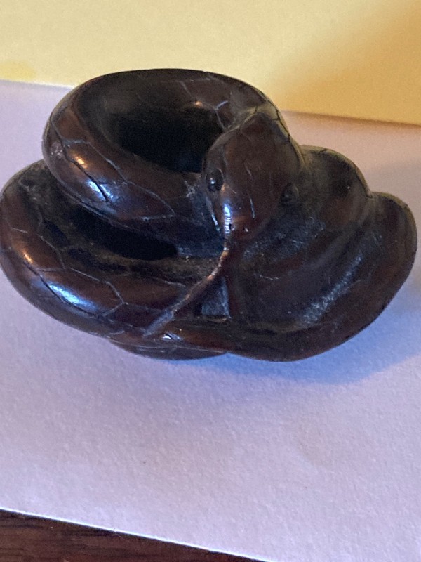 VTG. Chinese boxwood hand carved  curled snake netsuke -signed