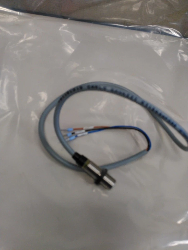 Carlo Gavazzi EI1202NPOSS 10-40 VDC  Inductive Proximity Sensor - Image 3 of 3