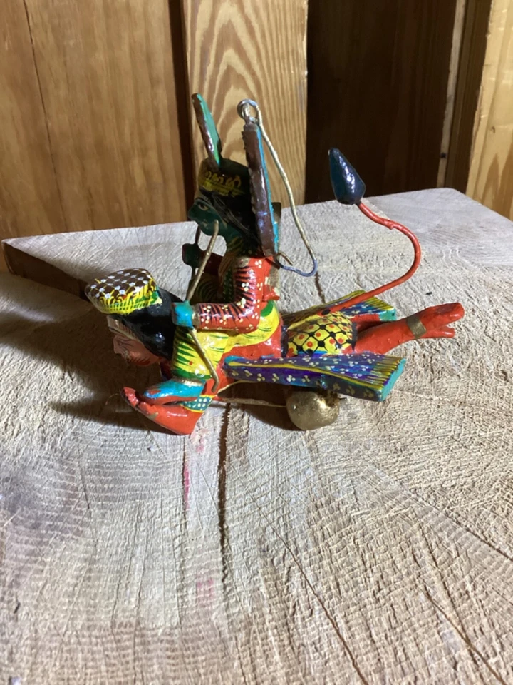 Estatua de ídolo Lord Ganesh Ganpati de madera pintada con laca para decoración del hogar colgante Foto 4 de 4