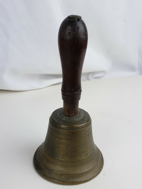 Excellent heavy antique bell w. handle