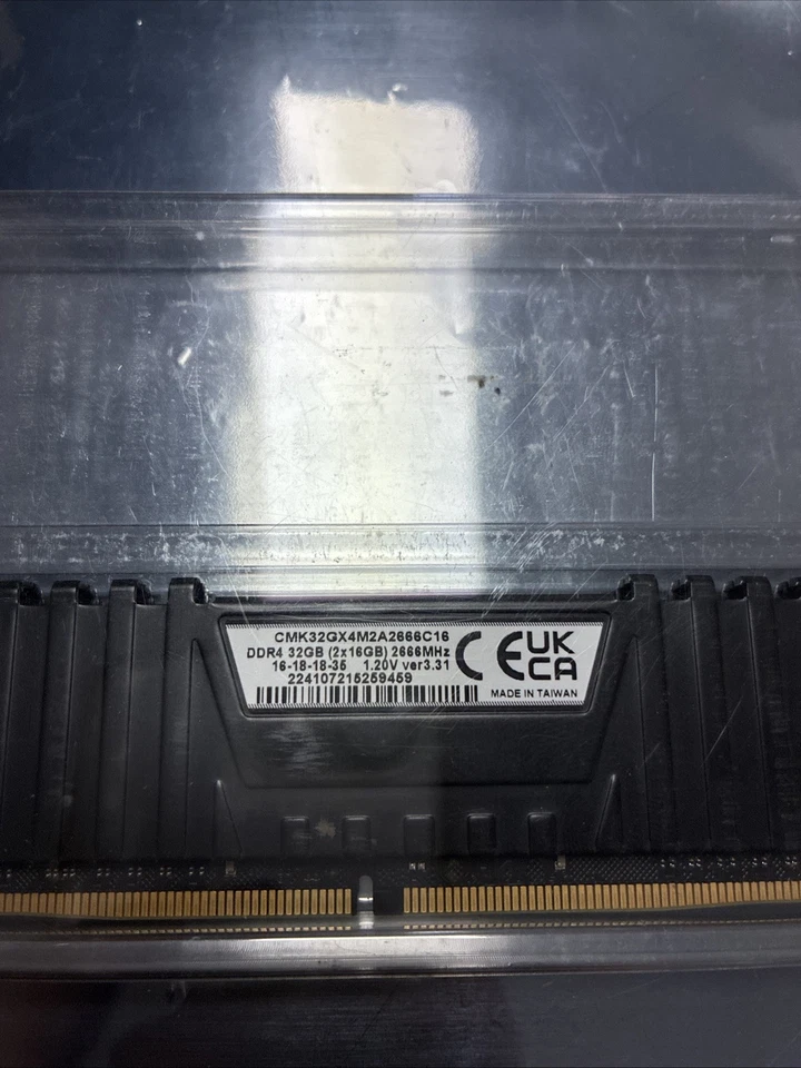 Corsair VENGEANCE 16GB kit 1x16GB DDR4 2666MHZ (single stick) CMK32GX4M2A2666C16 - Image 3 of 3