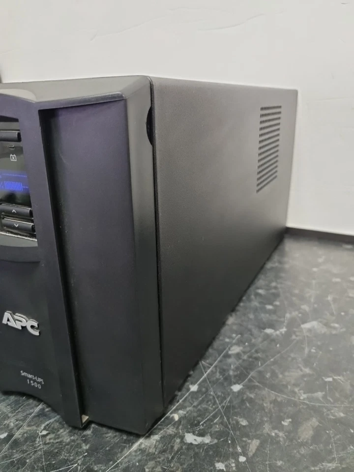 APC SMT1500i tower Black with LCD screen working batteries back up office server - Image 4 of 4